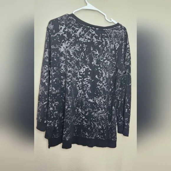 Snakeskin Pattern Sweatshirt Size Small - Picture 4 of 5